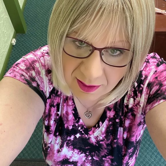 Meet your Posher - Picture 4 of 5